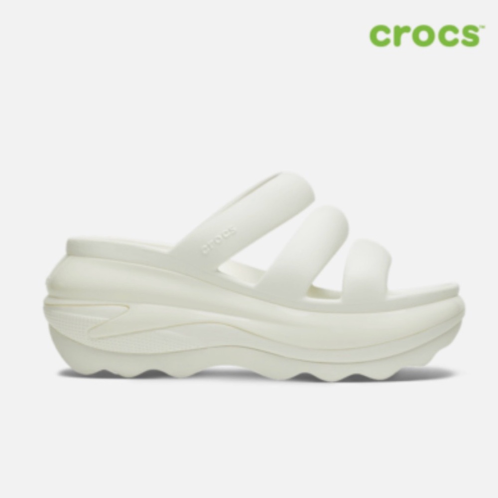 CROCS W's Mega Crush Triple Strap - Chalk